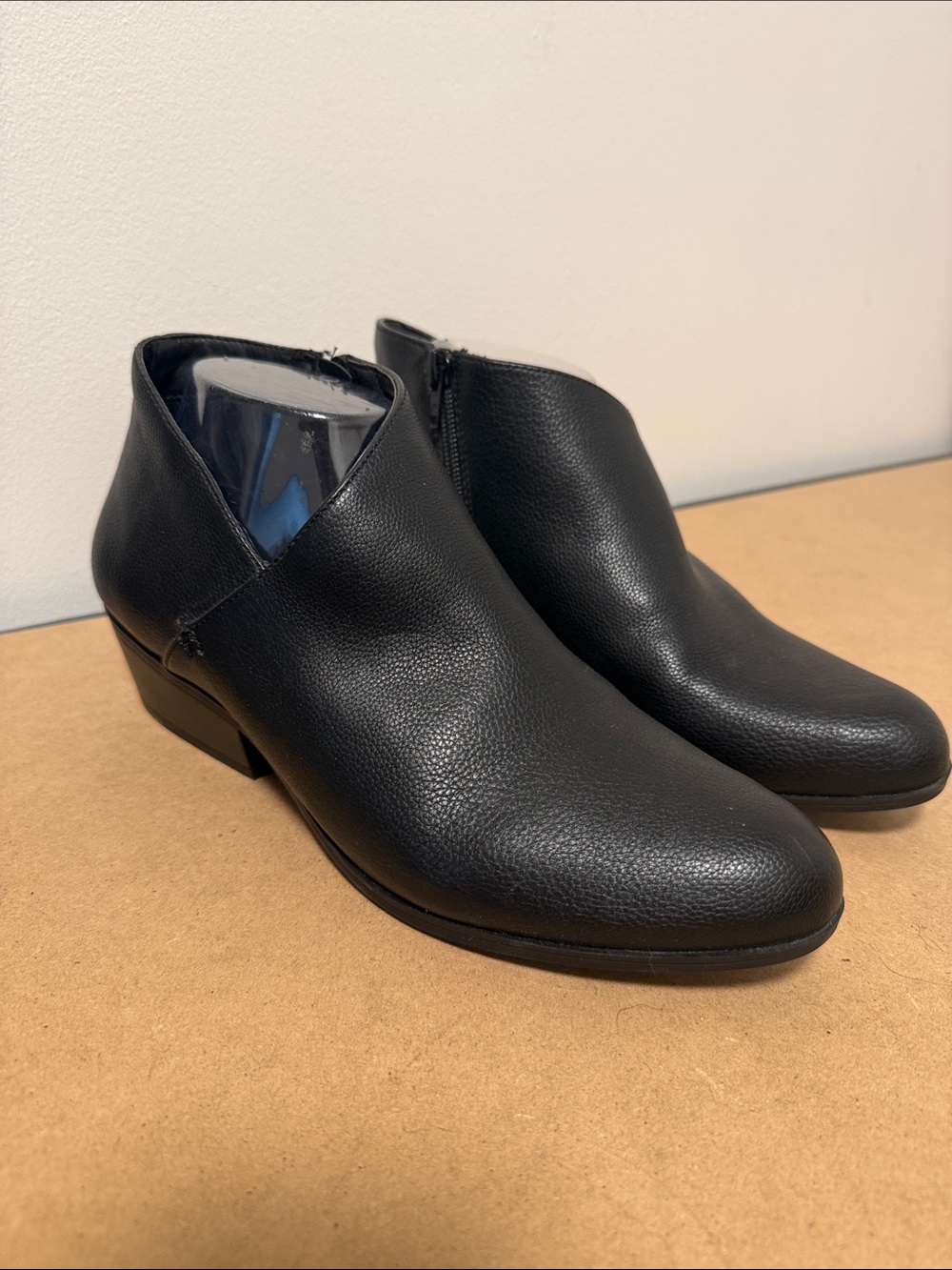Women’s AEROSOLES Cayu Side Zip Ankle Boot, Black, size 9